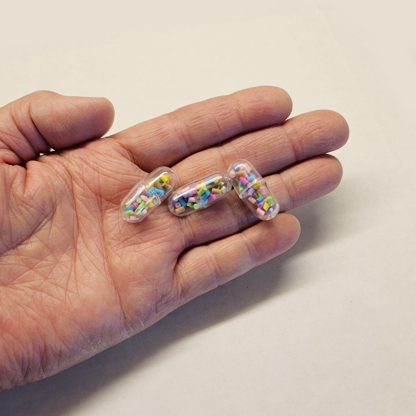 Chill Pills Sprinkle Filled Cabochons Plastic capsule 10/30/50 #CAB053