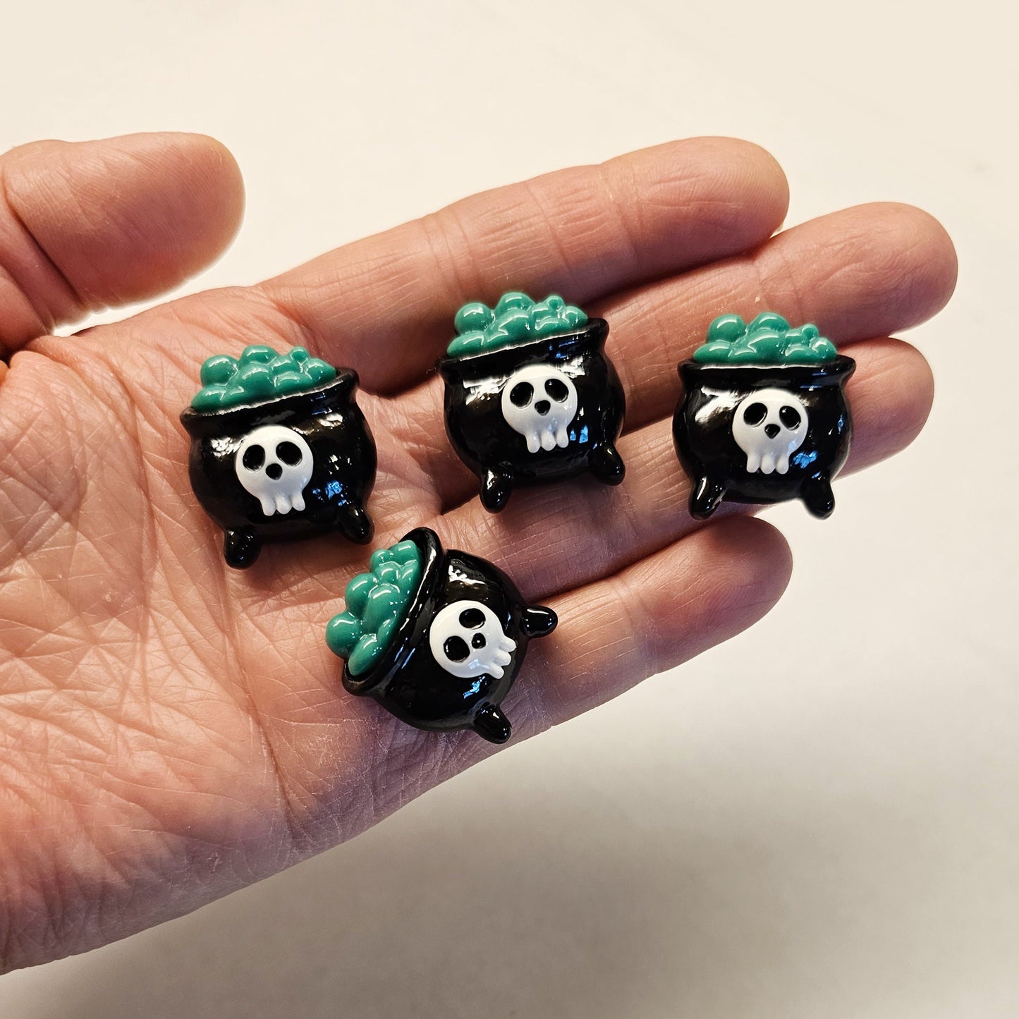 4/10/25 Pcs Halloween Opaque Resin Cabochons, Black Cauldron Flatback #CAB039