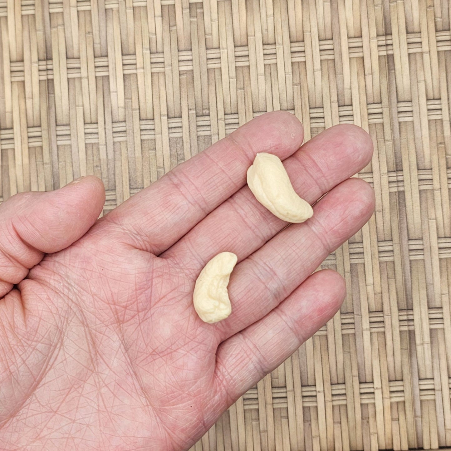 10/30 Pcs Cashew Nut Realistic Imitation Fake Food Cabochons, Faux Snack Cabochon, #CAB128