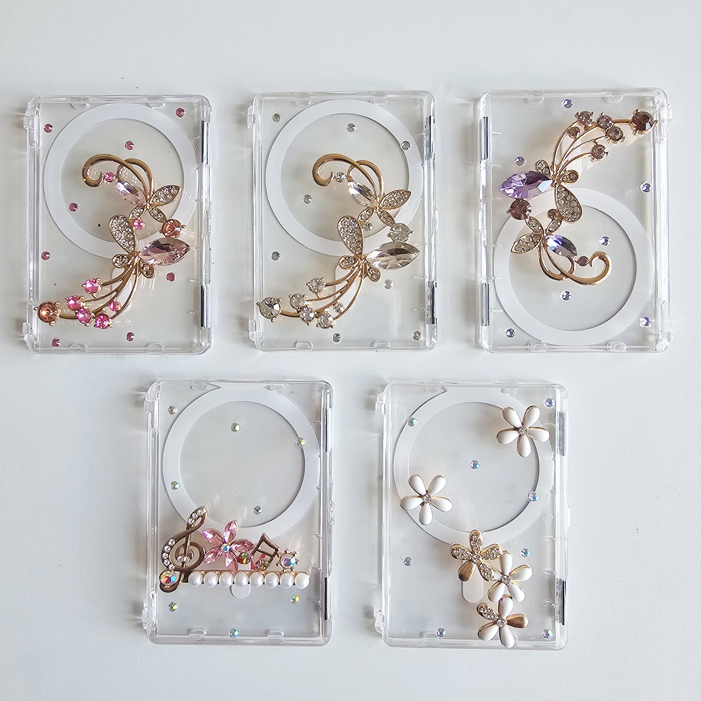 Transparent Magnetic Flip Photo Card Holder – Compatible with iPhone and Samsung Galaxy