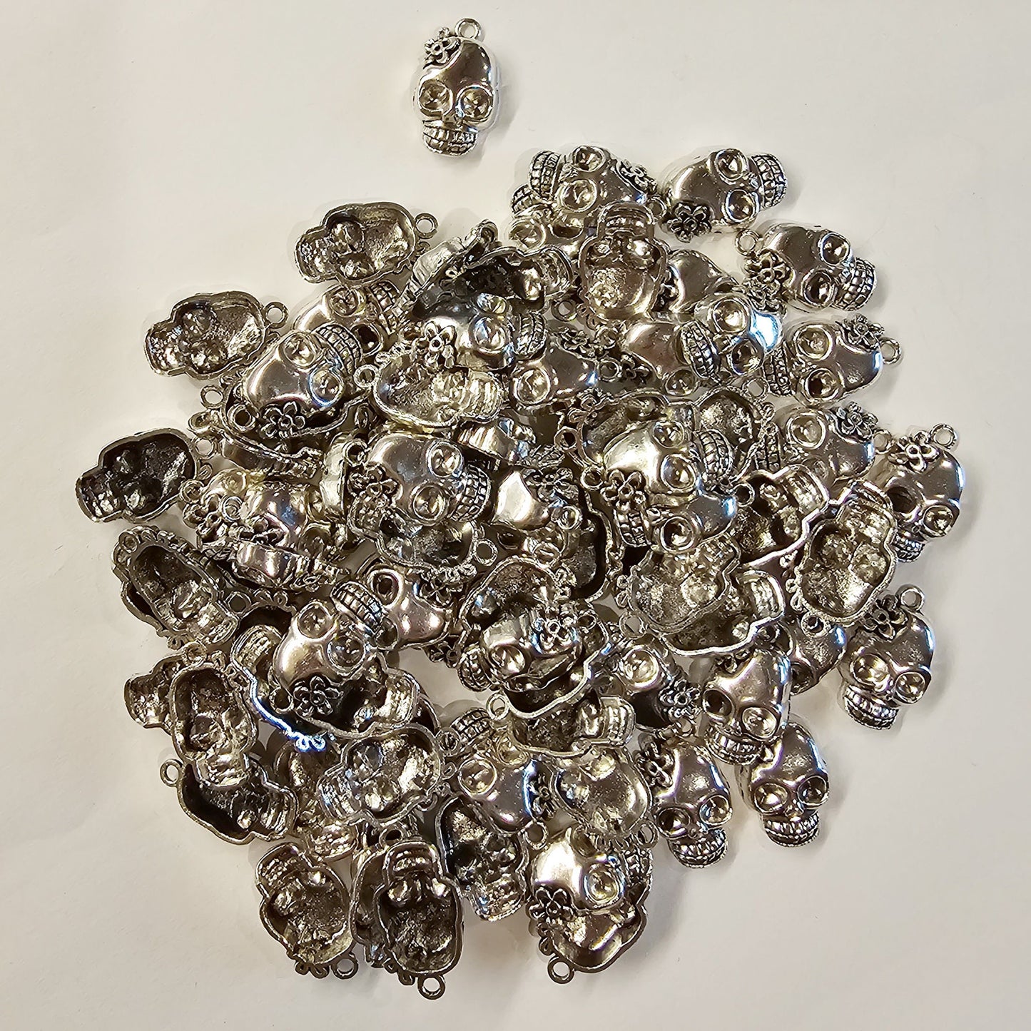 4 Pcs Skull Flower Silver Tone Charms #CM018