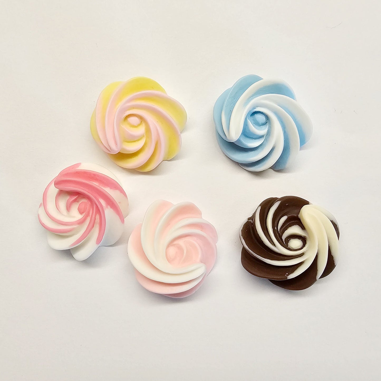 5/15/30 pcs Two Tone Whipped Cream Meringue Kiss Swirl Candy Icing Resin Flat Back Cabochons #CAB056