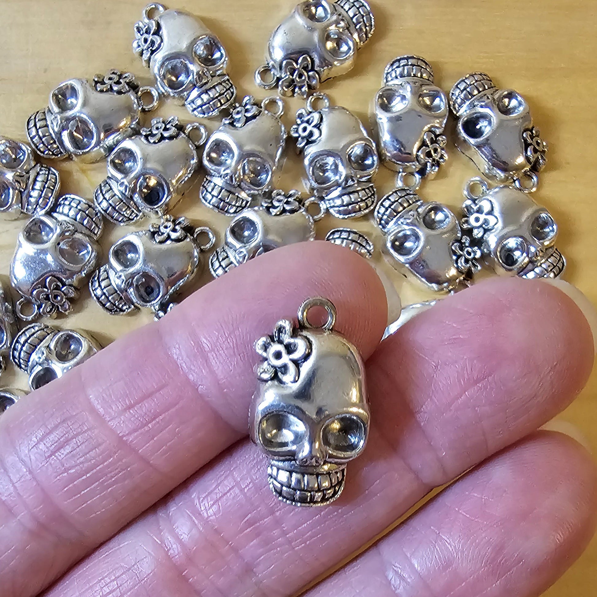 4 Pcs Skull Flower Silver Tone Charms #CM018