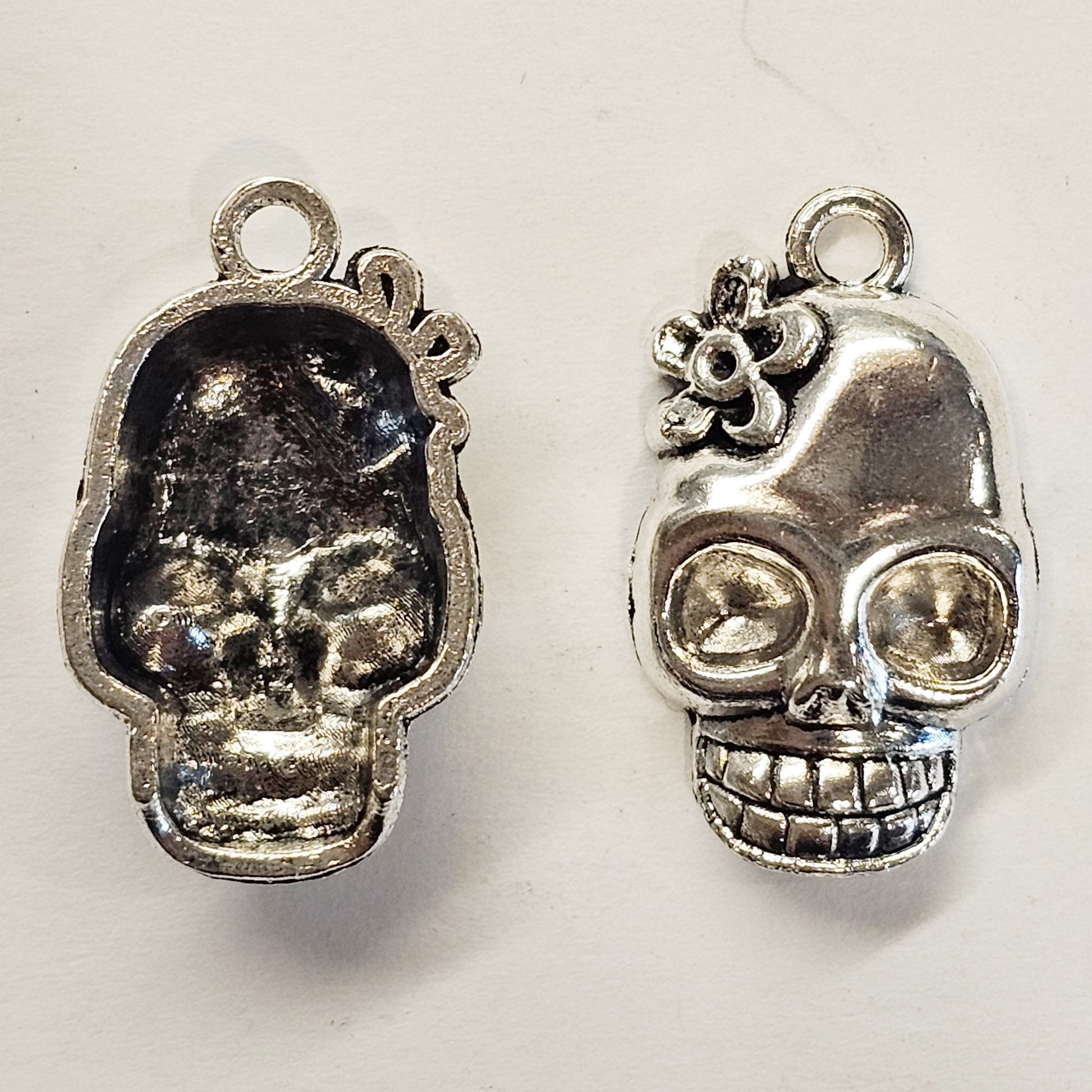 4 Pcs Skull Flower Silver Tone Charms #CM018