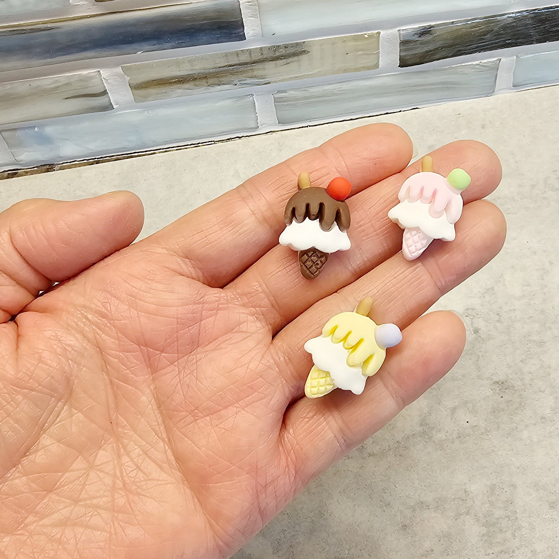 5/15/25 pcs Neapolitan Ice Cream Cone Pastel Flat Back Resin Cabochons Strawberry Chocolate Vanilla Mint blueberry #CAB071
