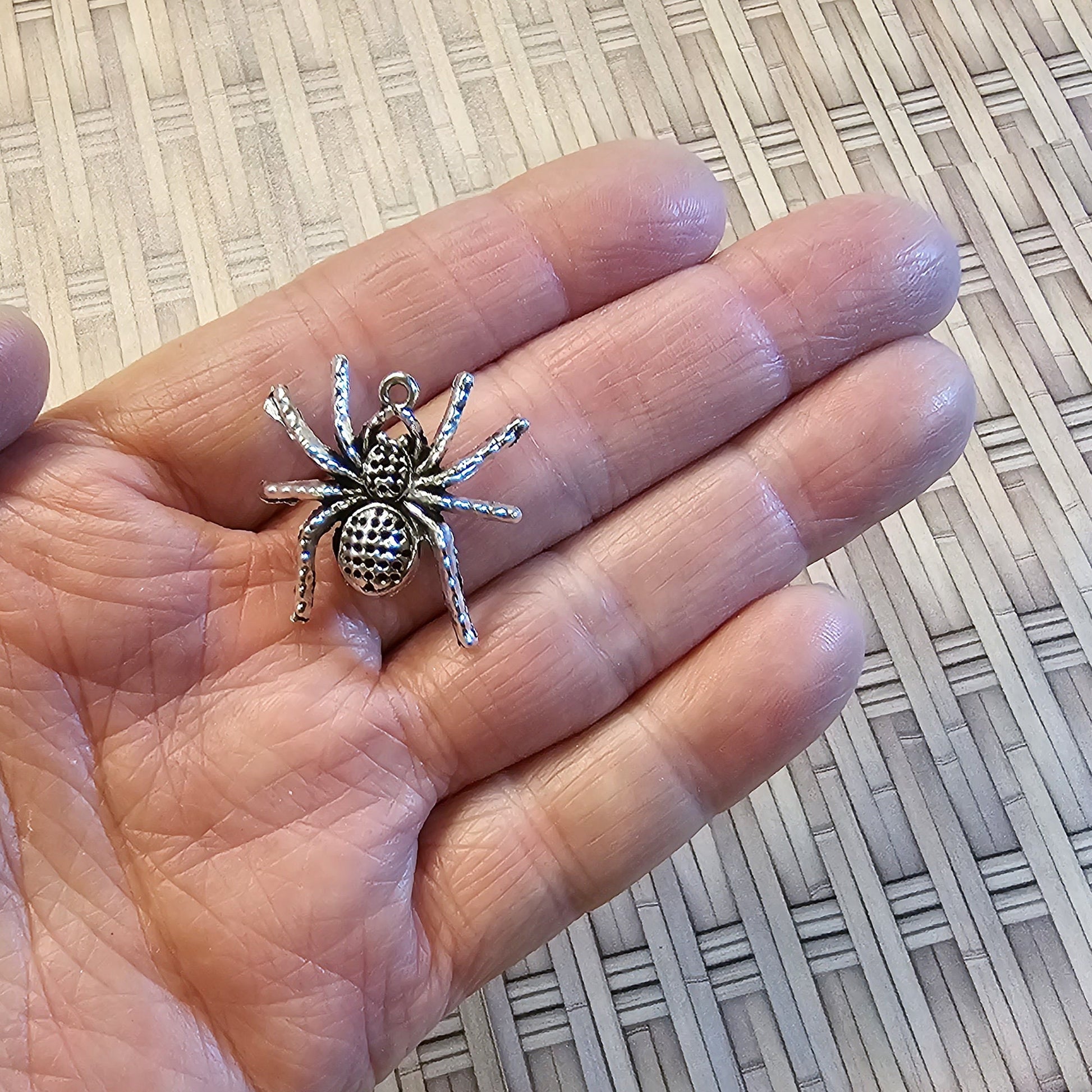 2/5/10 pcs Spider Silver Tone Charms #CM012