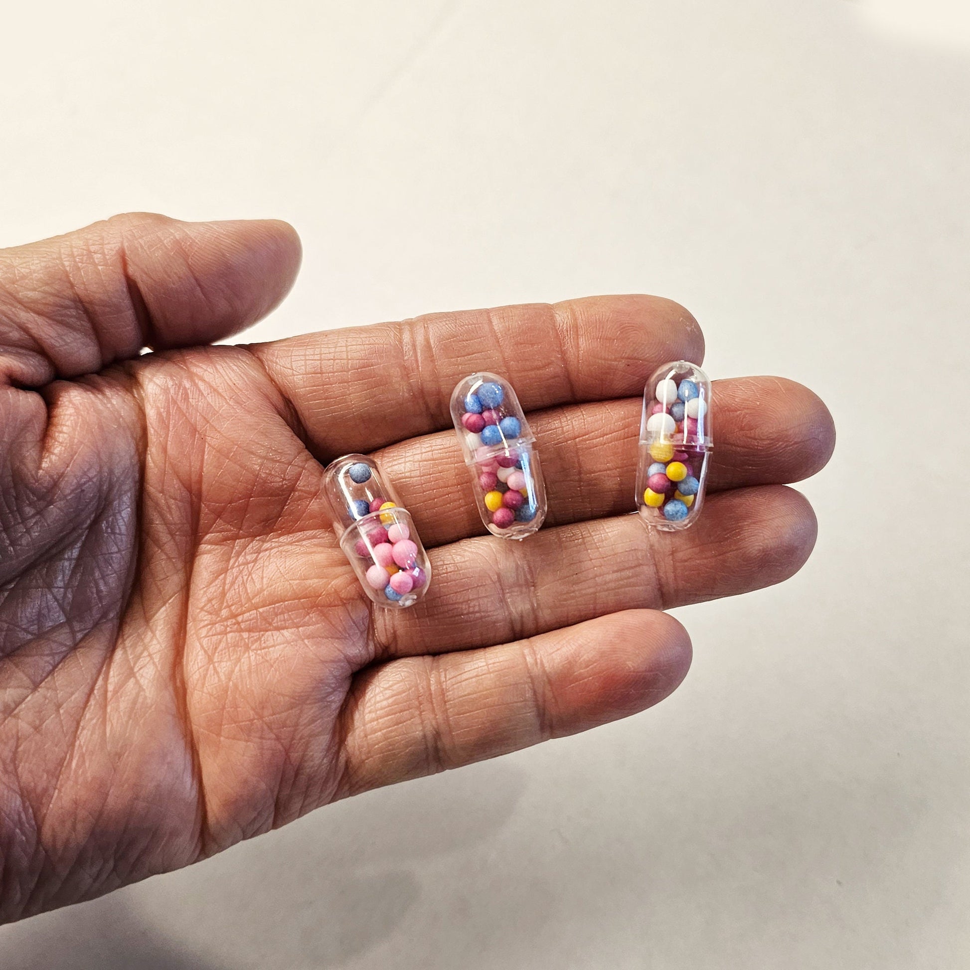 Chill Candy Filled Pills Cabochons, Cabochon Plastic capsule 10/30/50 #CAB054