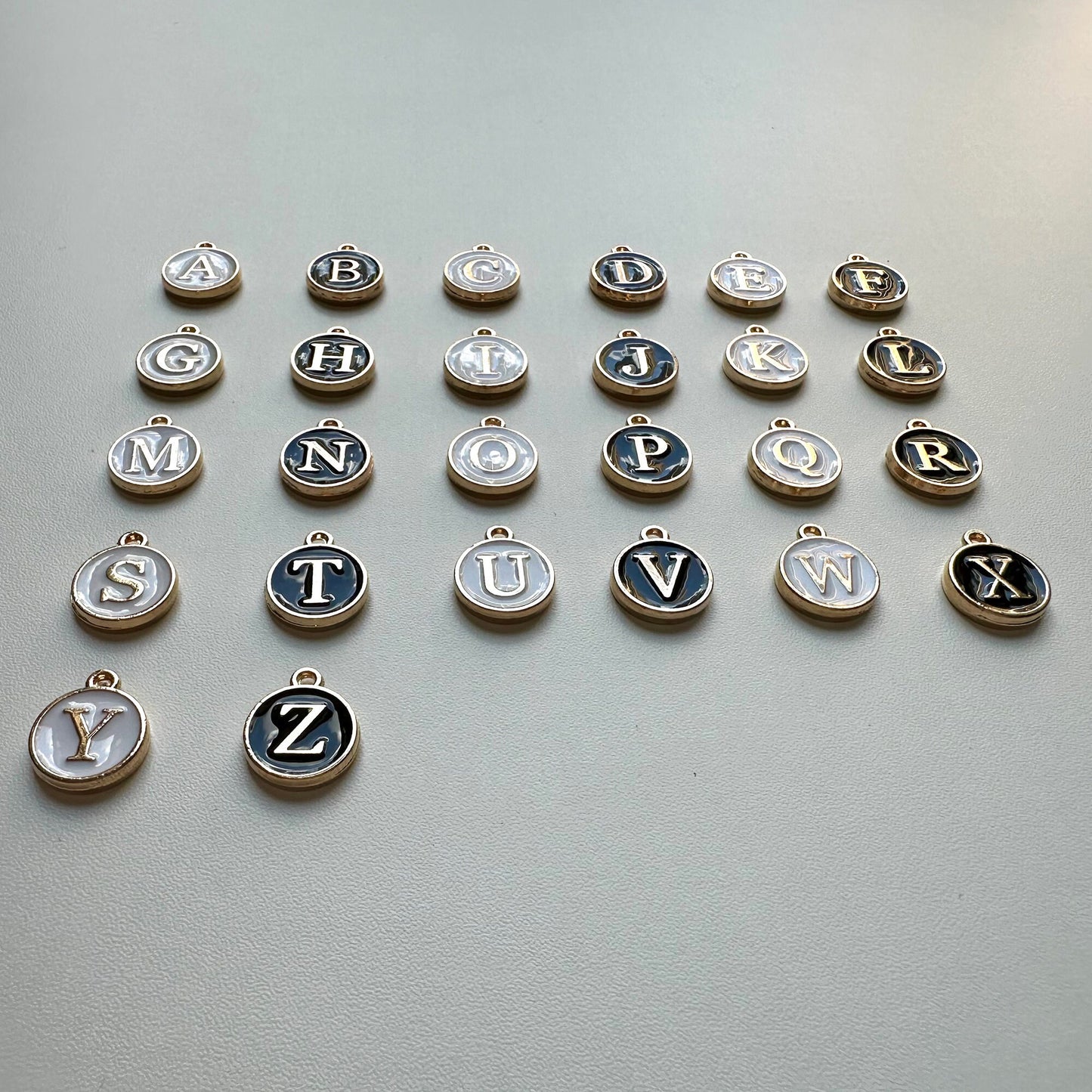 10/26 Pcs Double Sided Alphabet Letter Charms, Round Capital Letter A-Z Black White #CM011