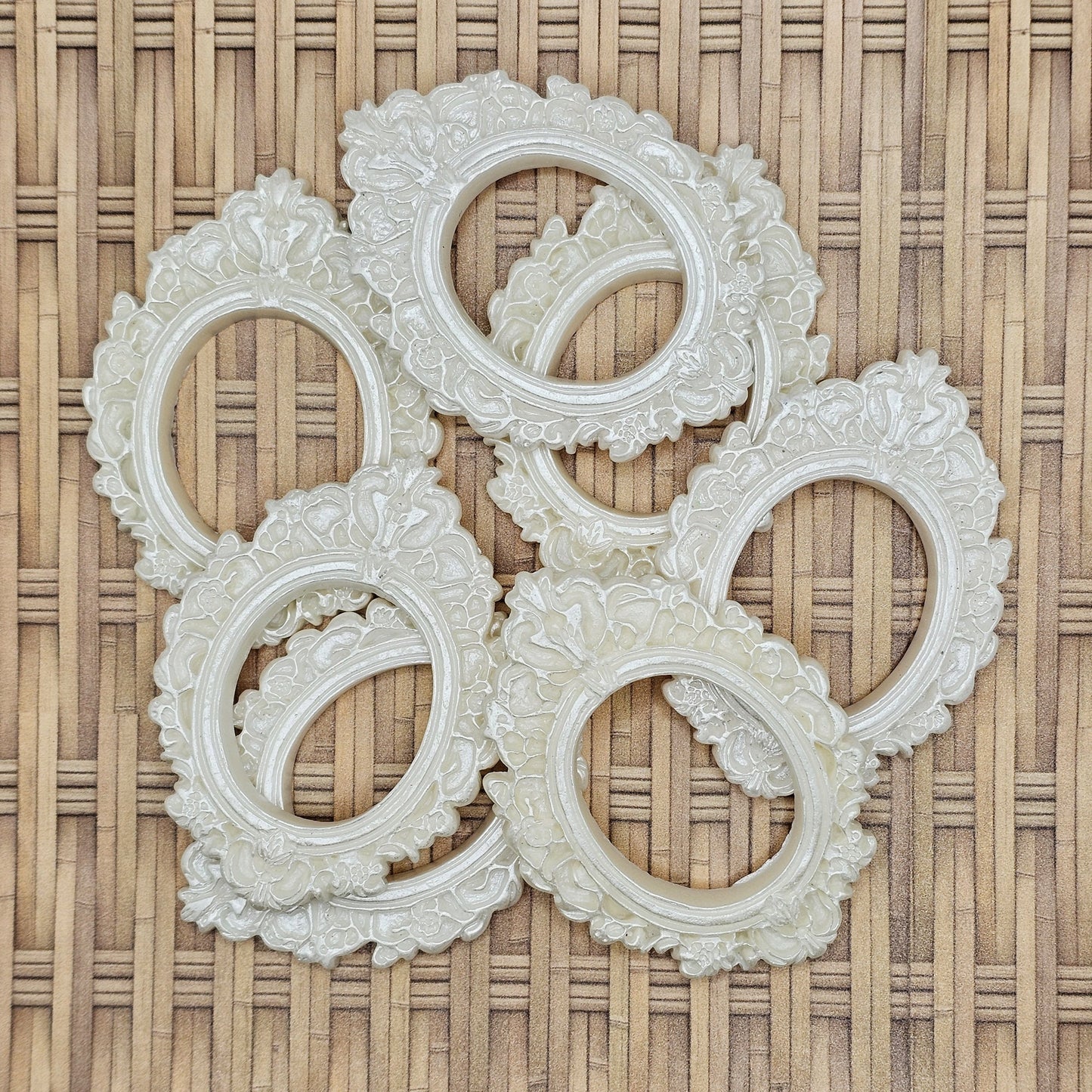 2 Pcs Shimmer White Oval Flatback Resin Cameo Frame Charm Cabochons #CAB017