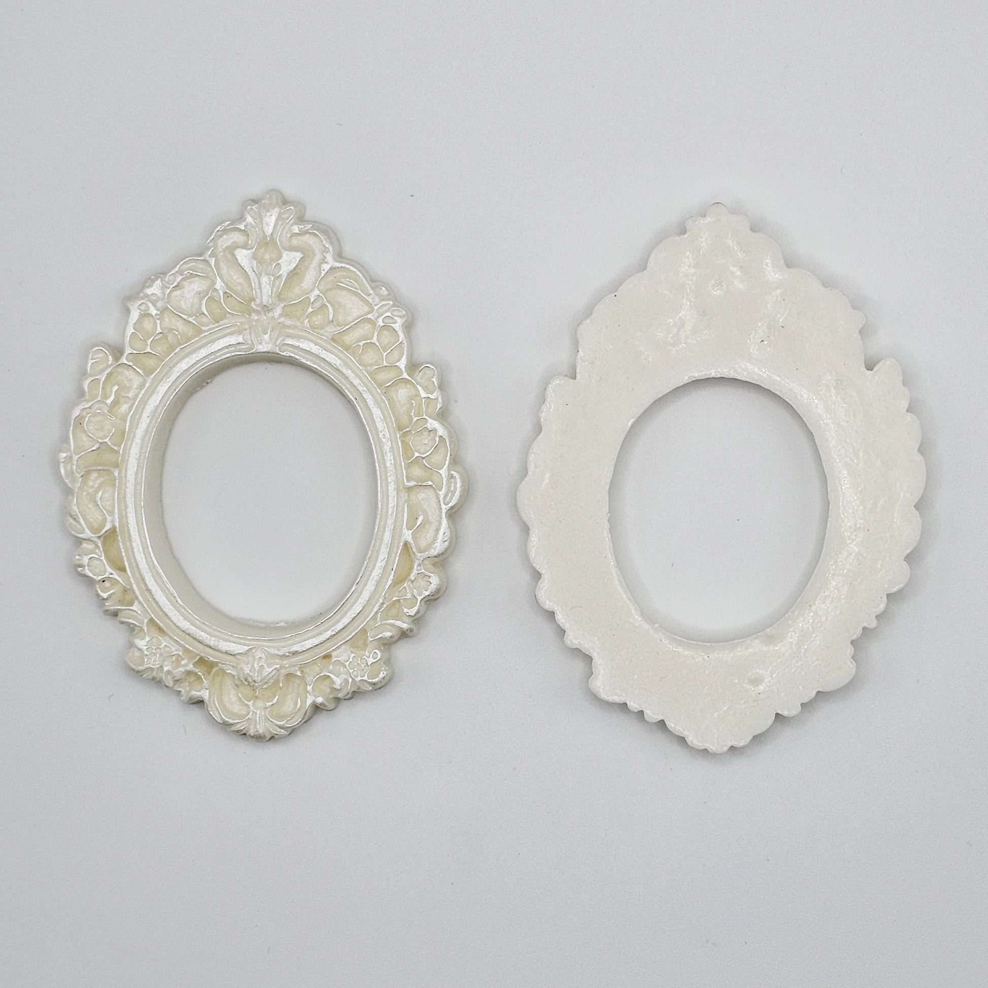 2 Pcs Shimmer White Oval Flatback Resin Cameo Frame Charm Cabochons #CAB017