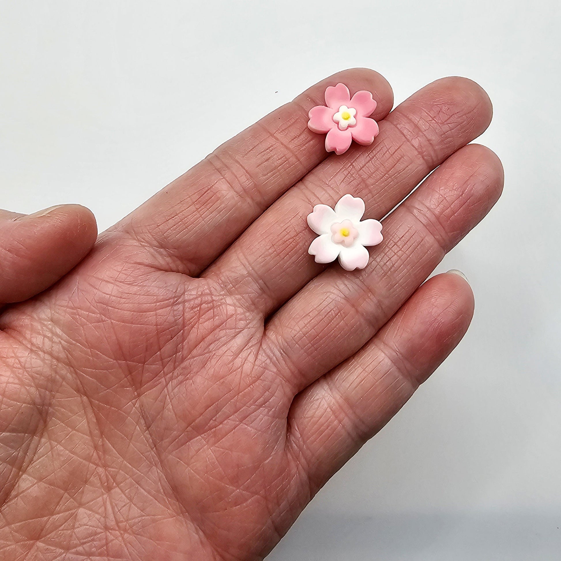 10/30 Pcs cherry blossom Flower Resin Flatback Cabochons, Cabochon, White Pink 15mm #CAB114