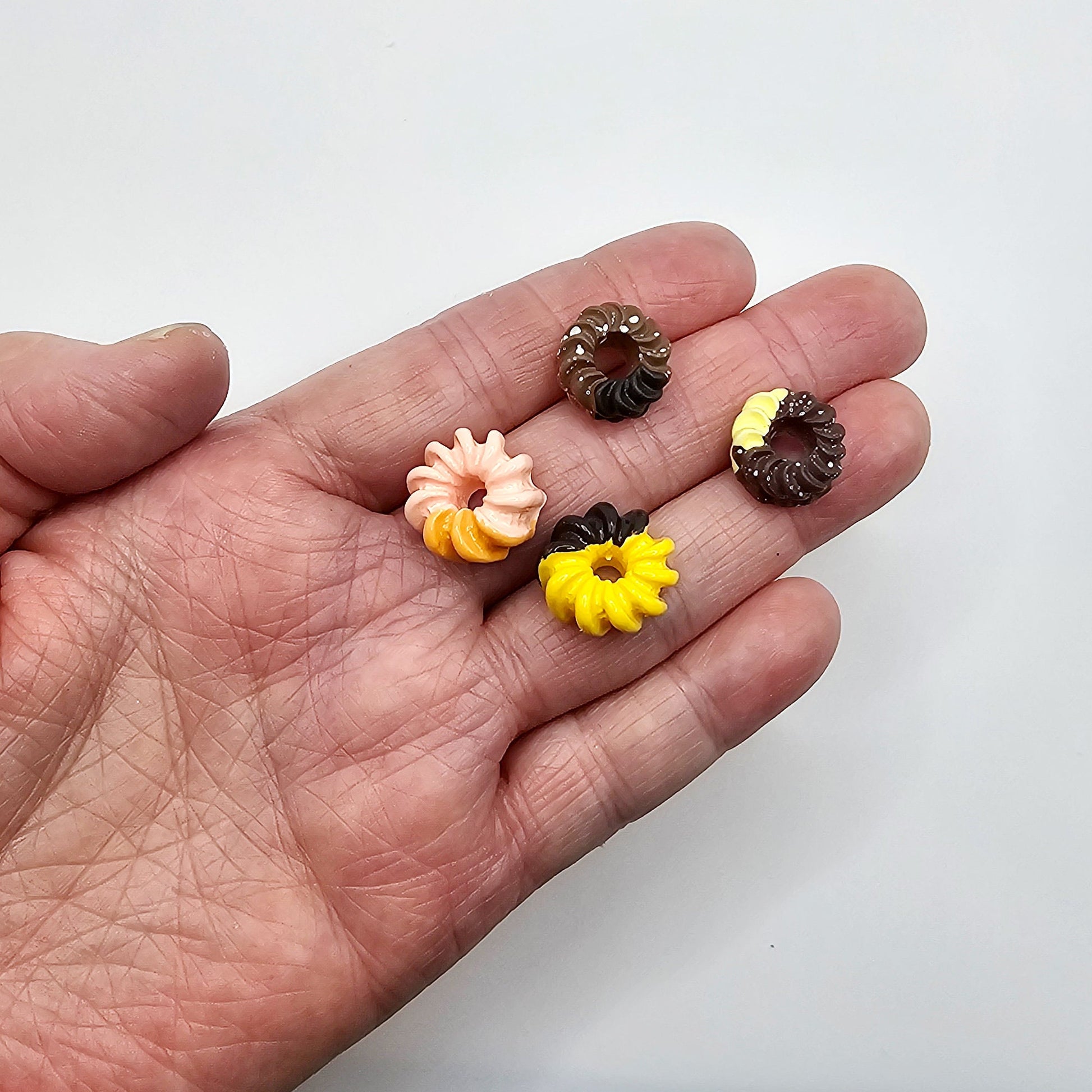8/20 Pcs Miniature French Cruller Twist Donut Cabochons, Resin Flat Back Cabochon, Charm #CAB101