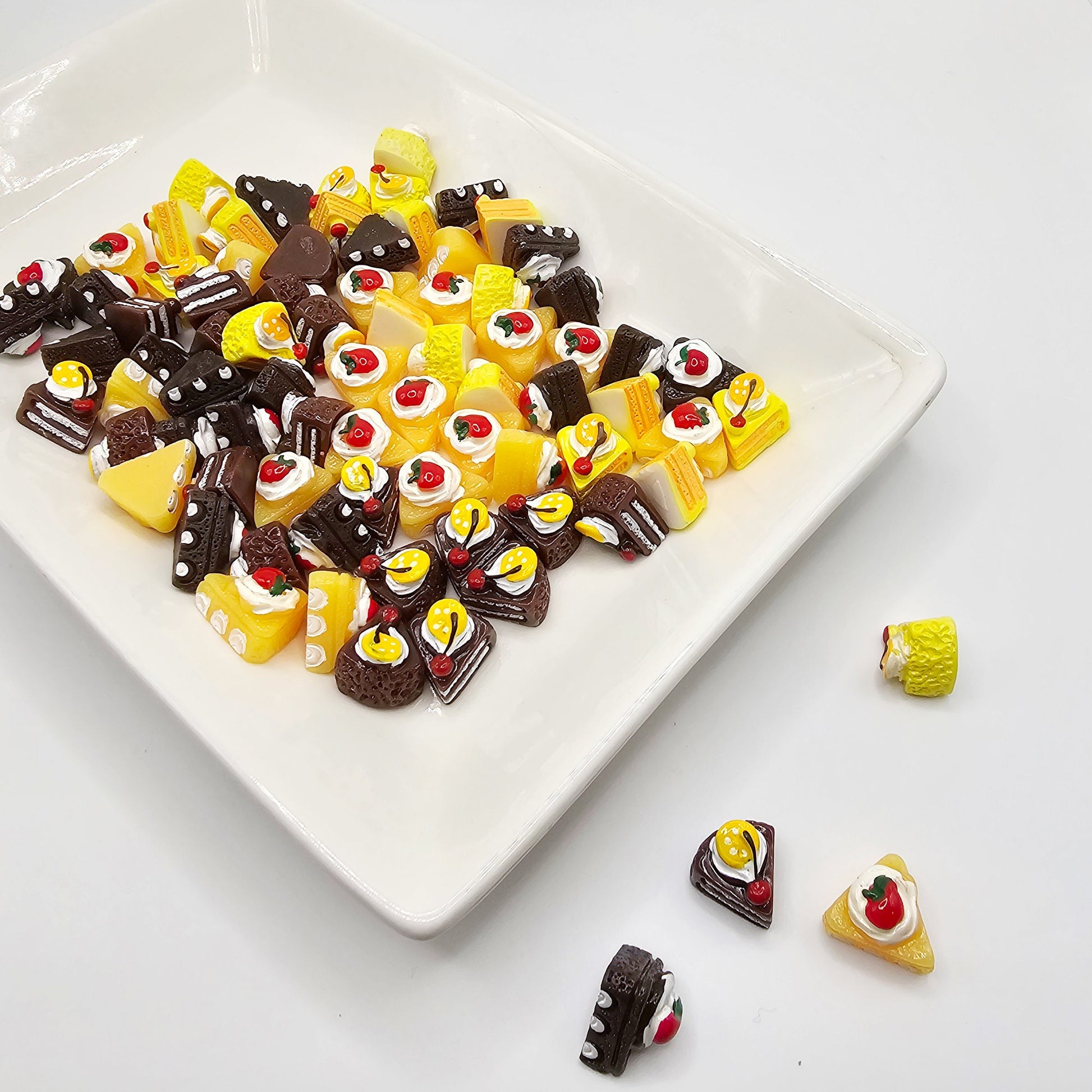 8 Pcs Miniature Fake Slice Cake Bakery Cabochons, Resin Flat Back Cabochon, Charm #CAB102