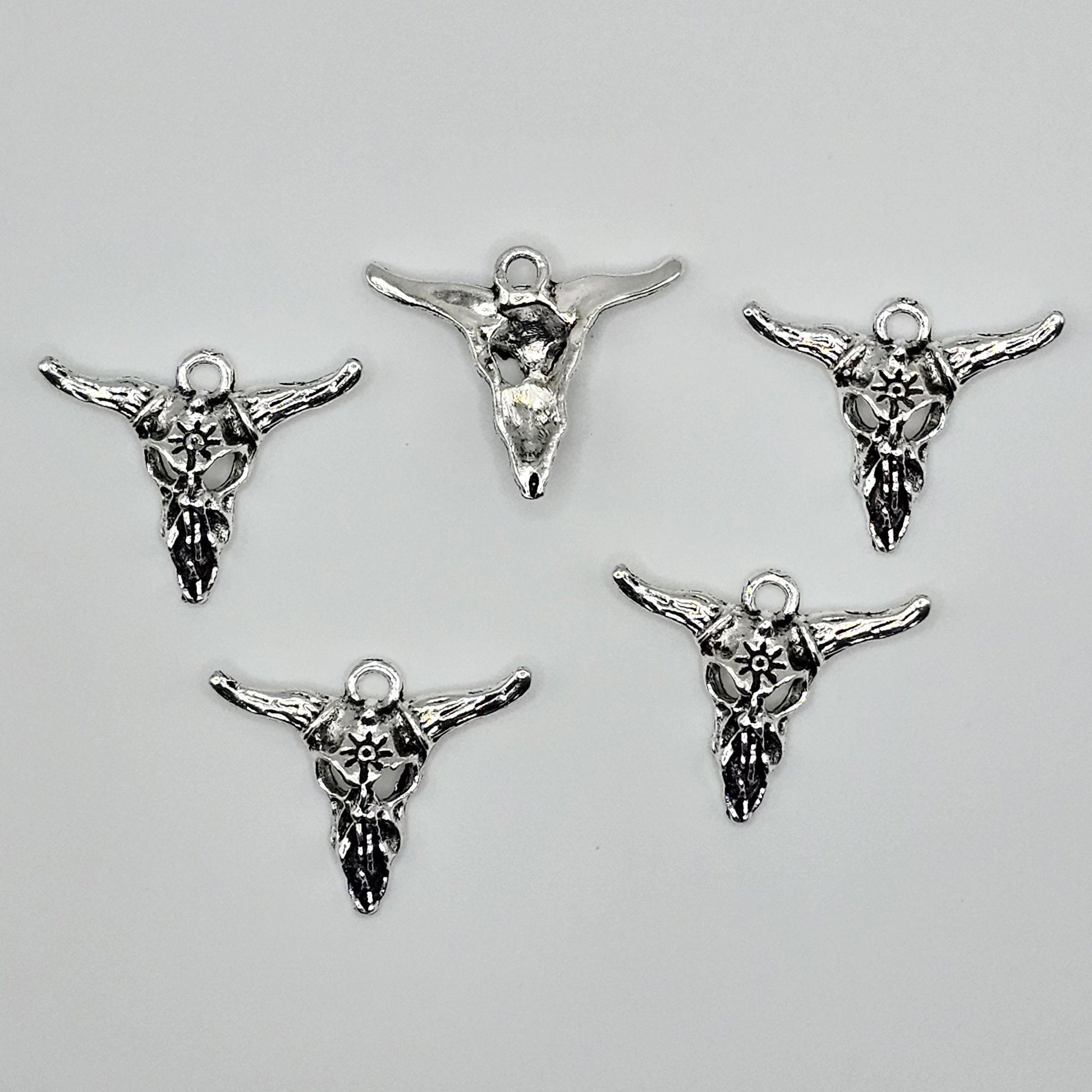 10/25/50 Pcs Longhorn charms, Bull Cow Head Silver Tone Charm, #CM032