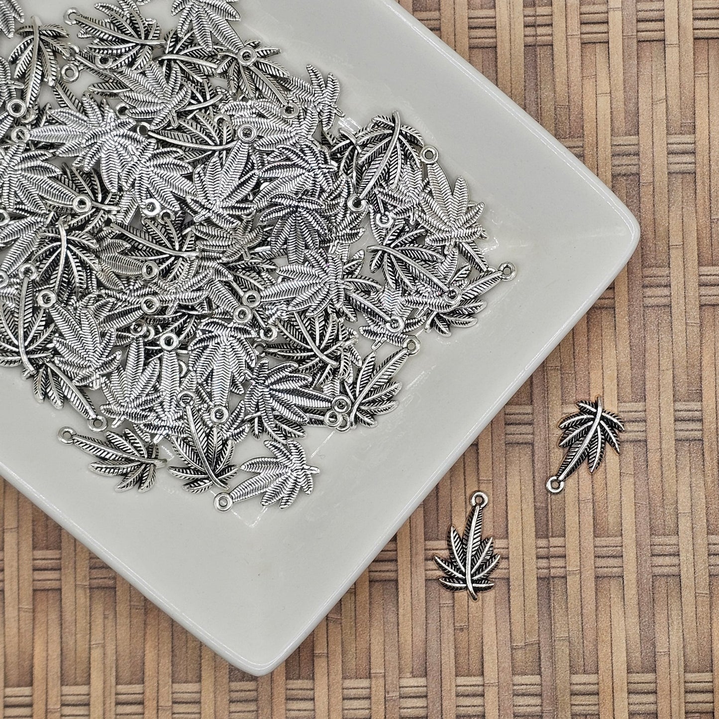 10/25/50/100 Pcs Cannabis Marijuana Weed Leaf Leaves Silver Tone Charm, Charms #CM037