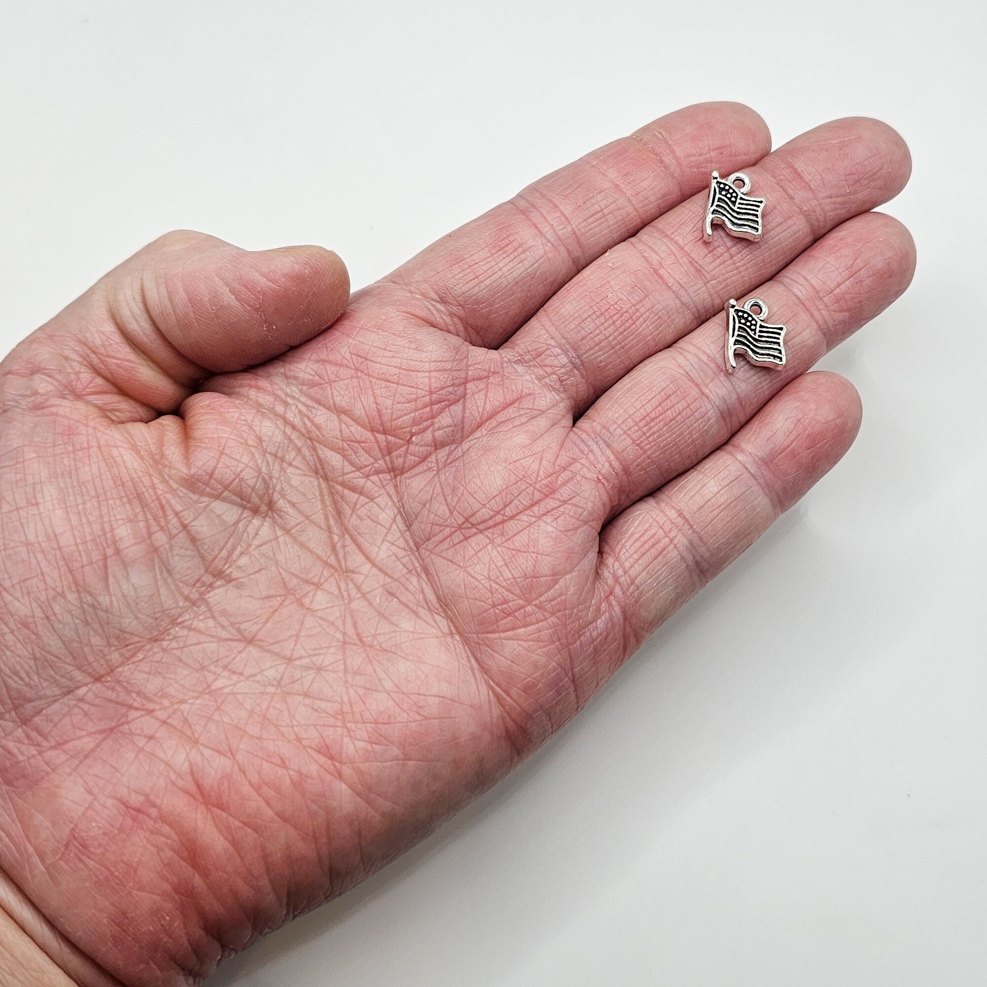10/25/50 Pcs USA Flag American Flag Silver Tone Charm, Charms #CM044