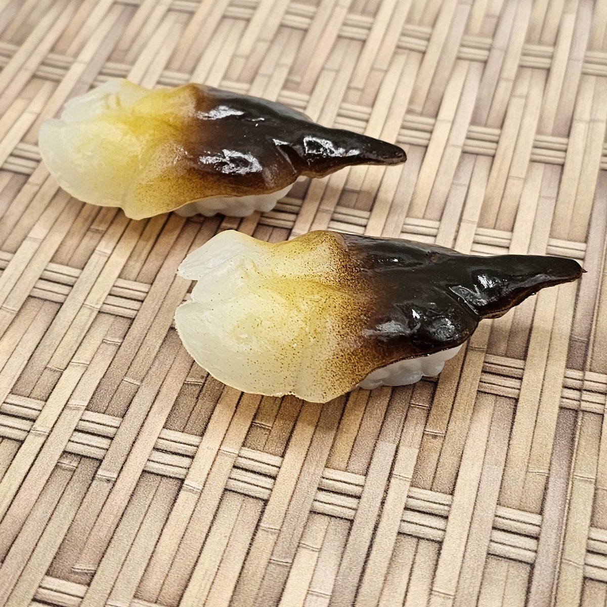 4 Pcs Fake Sushi Artificial Japanese Sushi Polymer Clay Food Japanese Cockle, Tuna, Mackerel, Shrimp, Clam #CAB115-118