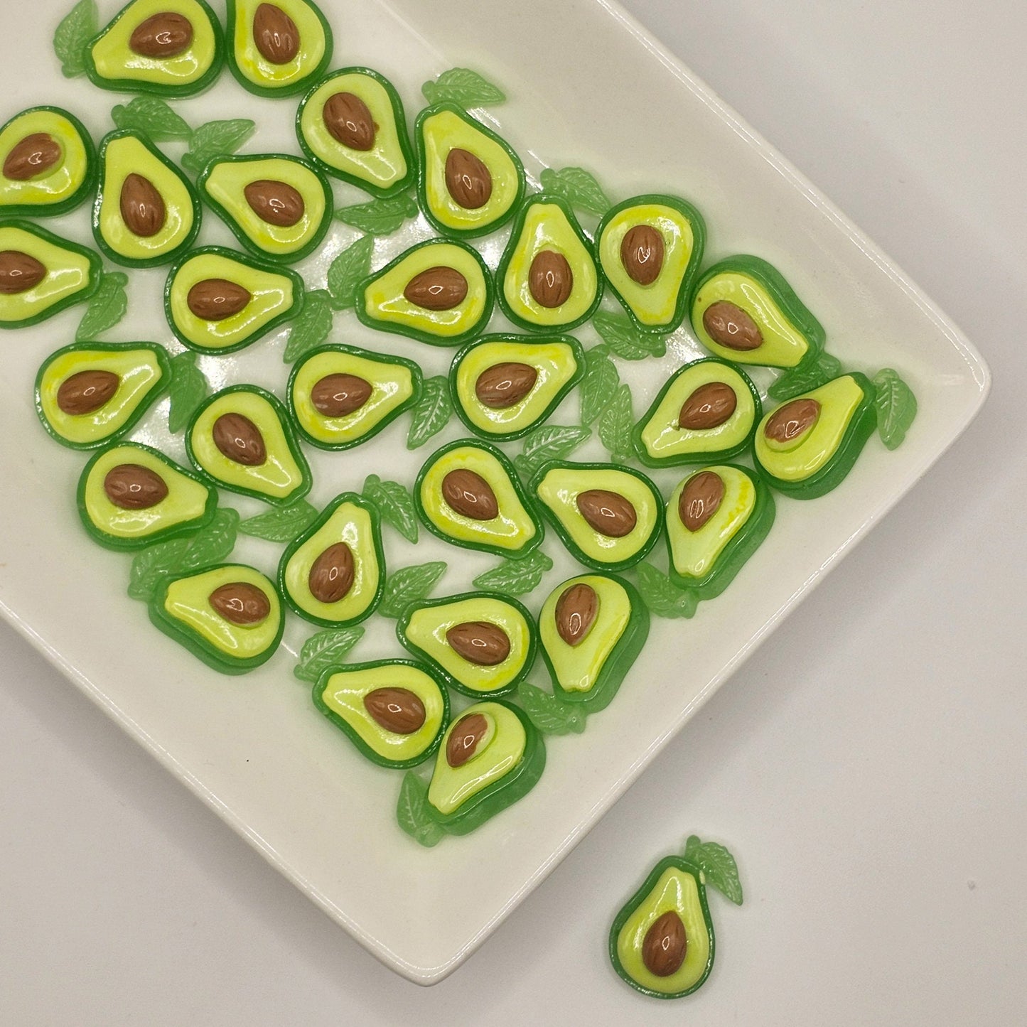 5/10/25 Pcs Avocado Resin Flat Back Cabochons, Fruits Flatback Cabochon #CAB136