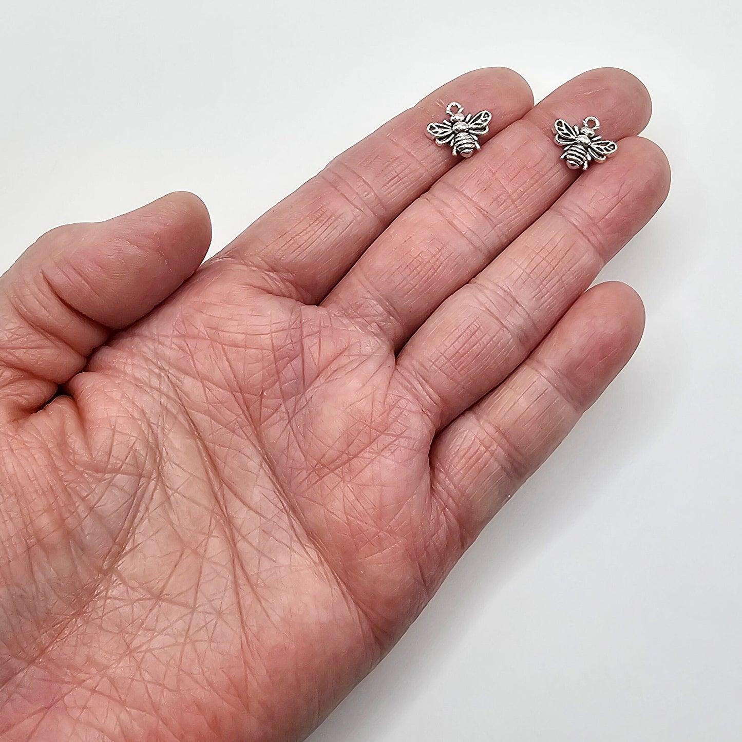 10/25/50 Pcs Mini Tiny Bee Silver Tone Charm, Charms #CM031