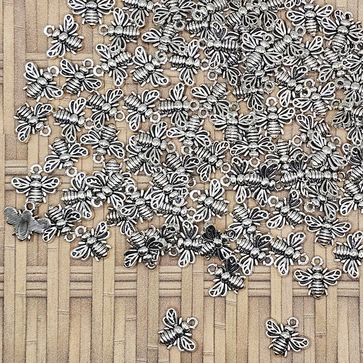 10/25/50 Pcs Mini Tiny Bee Silver Tone Charm, Charms #CM031