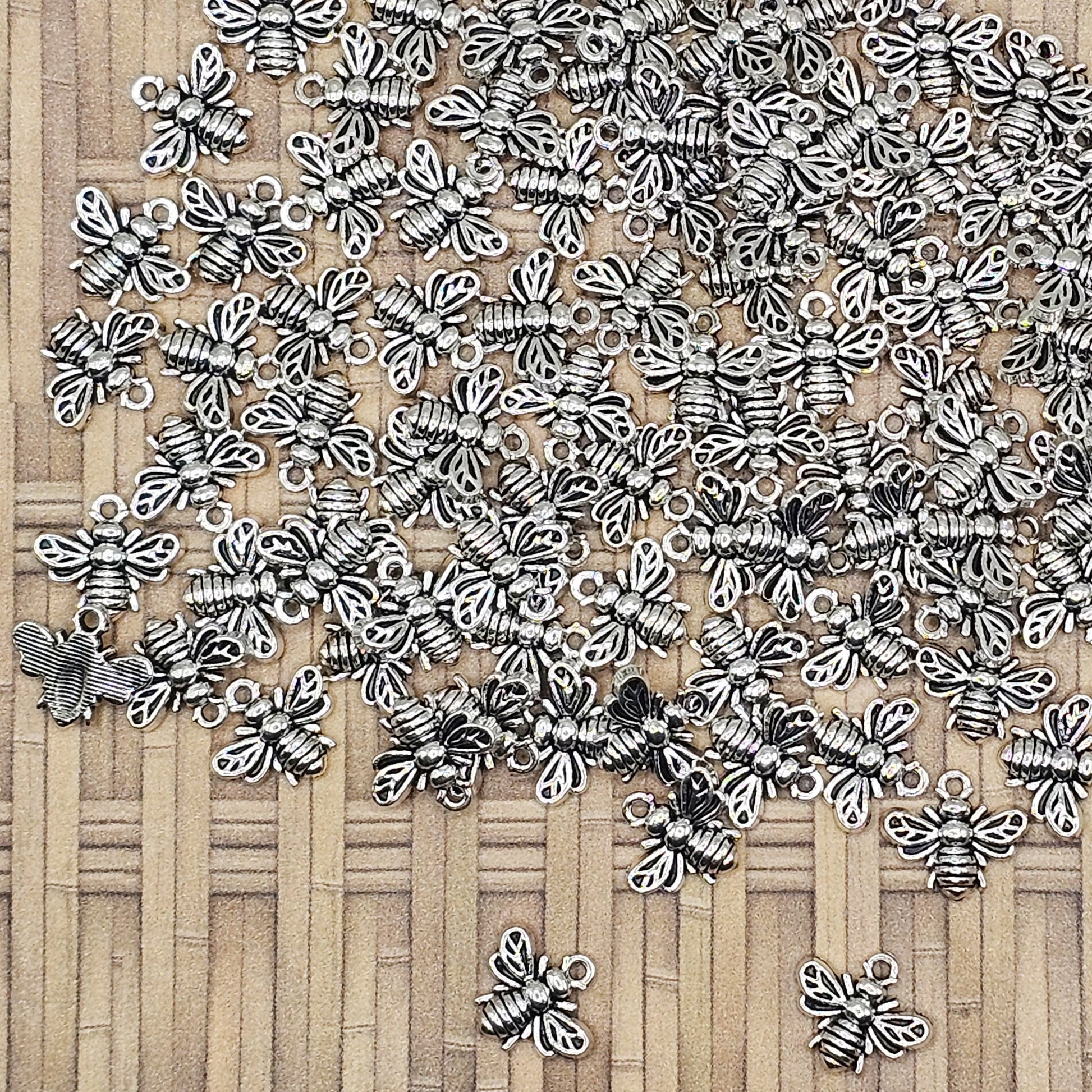 10/25/50 Pcs Mini Tiny Bee Silver Tone Charm, Charms #CM031