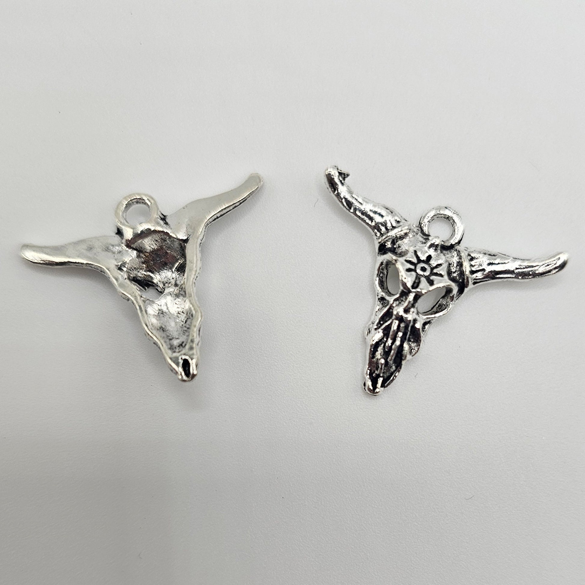 10/25/50 Pcs Longhorn charms, Bull Cow Head Silver Tone Charm, #CM032