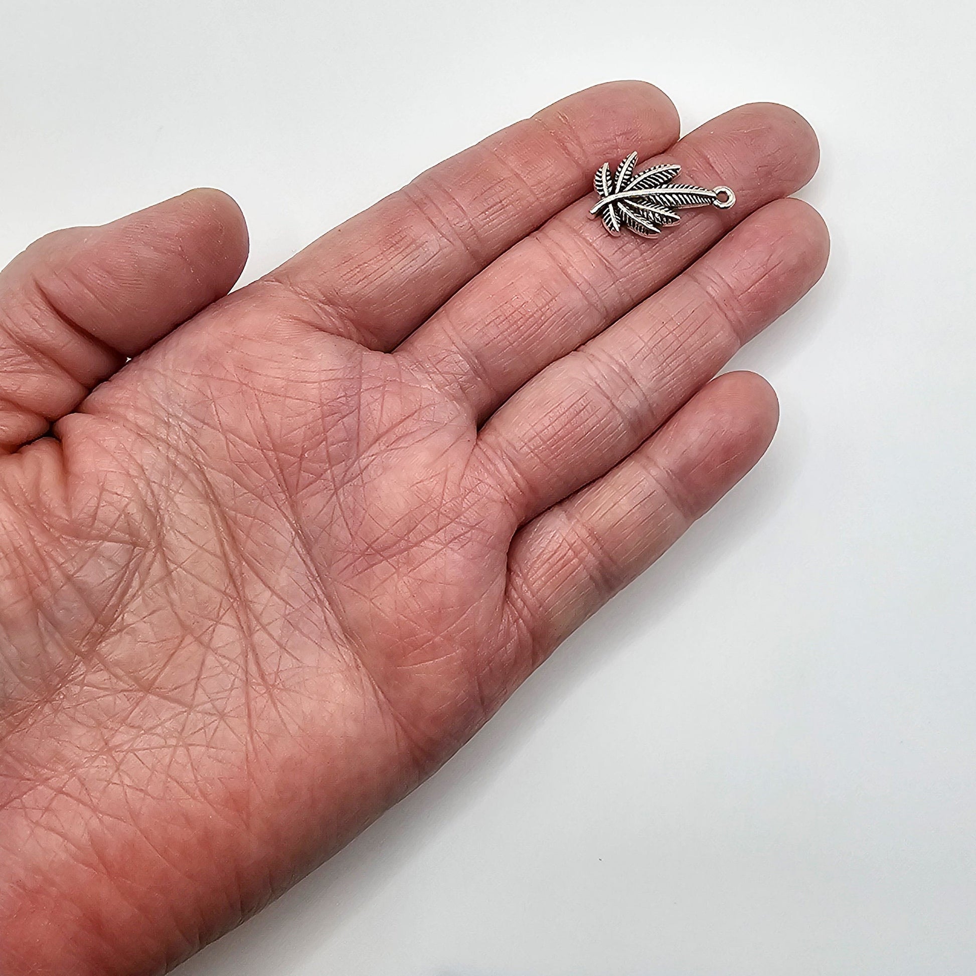 10/25/50/100 Pcs Cannabis Marijuana Weed Leaf Leaves Silver Tone Charm, Charms #CM037