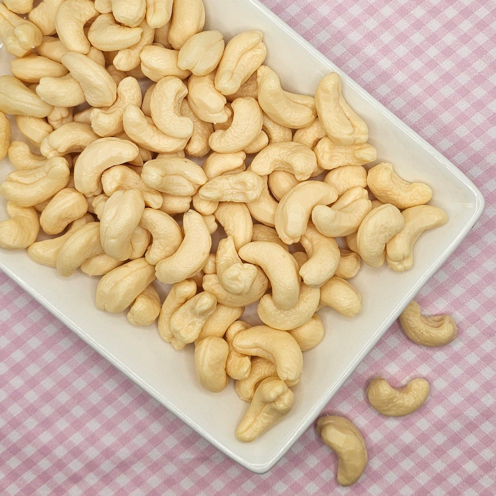10/30 Pcs Cashew Nut Realistic Imitation Fake Food Cabochons, Faux Snack Cabochon, #CAB128