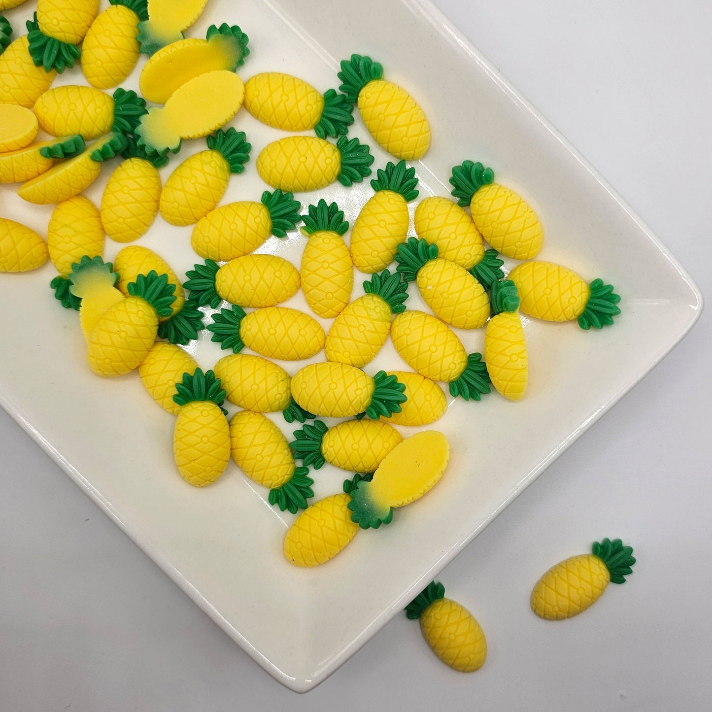 5/10/25 Pcs Opaque Color Pineapple Resin Flat Back Cabochons, Fruits Cabochon #CAB132