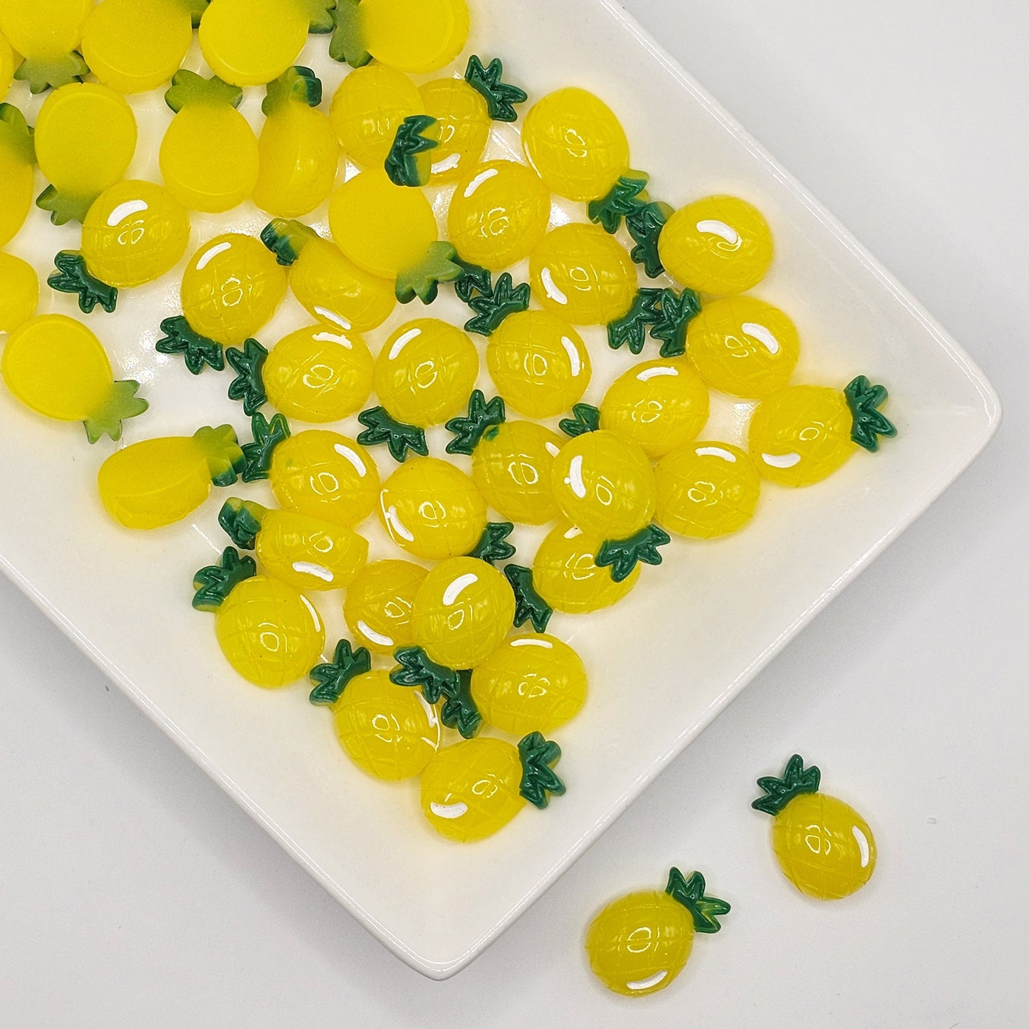 5/10/25 Pcs Transparent Color Pineapple Resin Flat Back Cabochons, Fruits Cabochon #CAB134