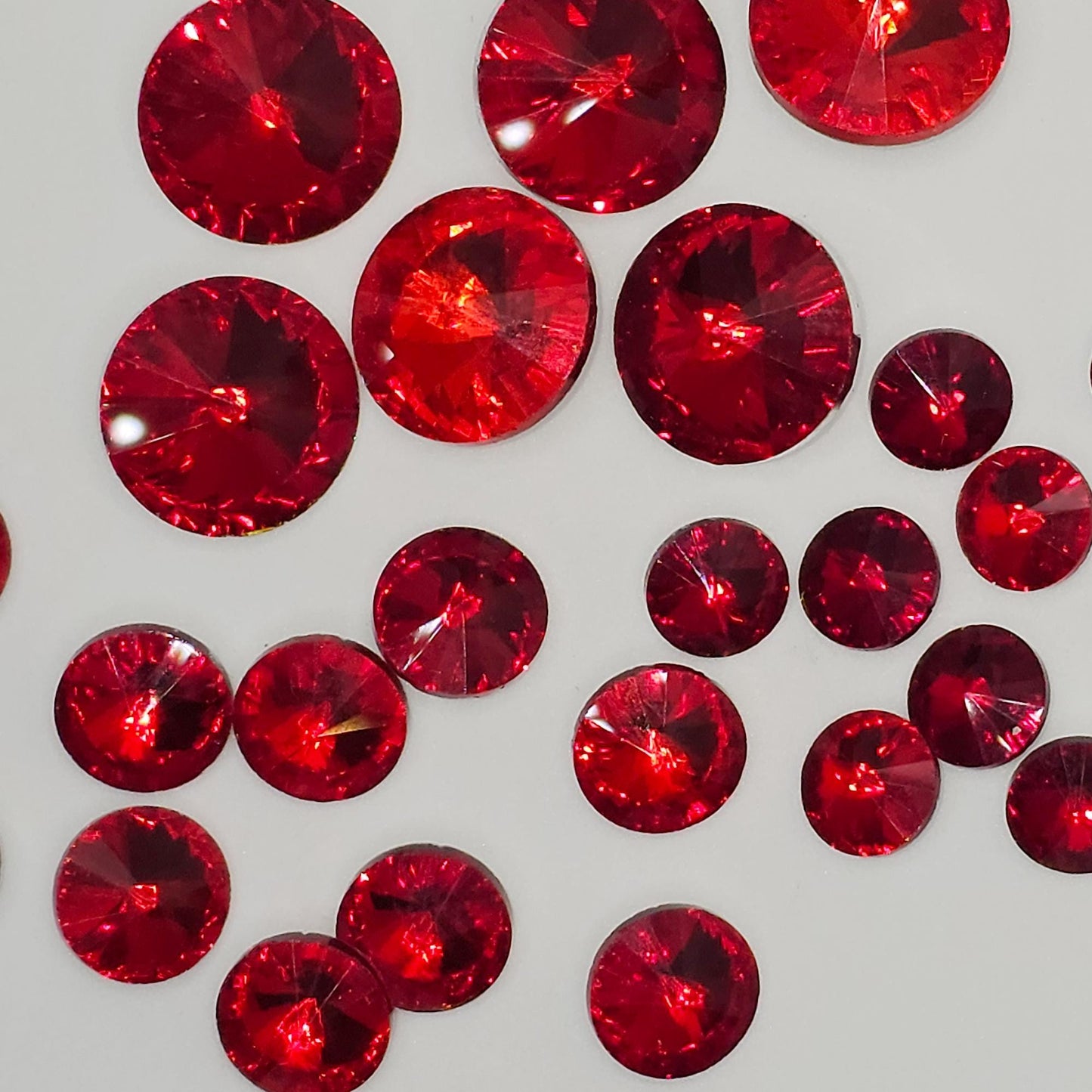 Cone Round Pointed Back Gems Jewels Red Rhinestone 10mm 12mm 14mm 16mm 18mm