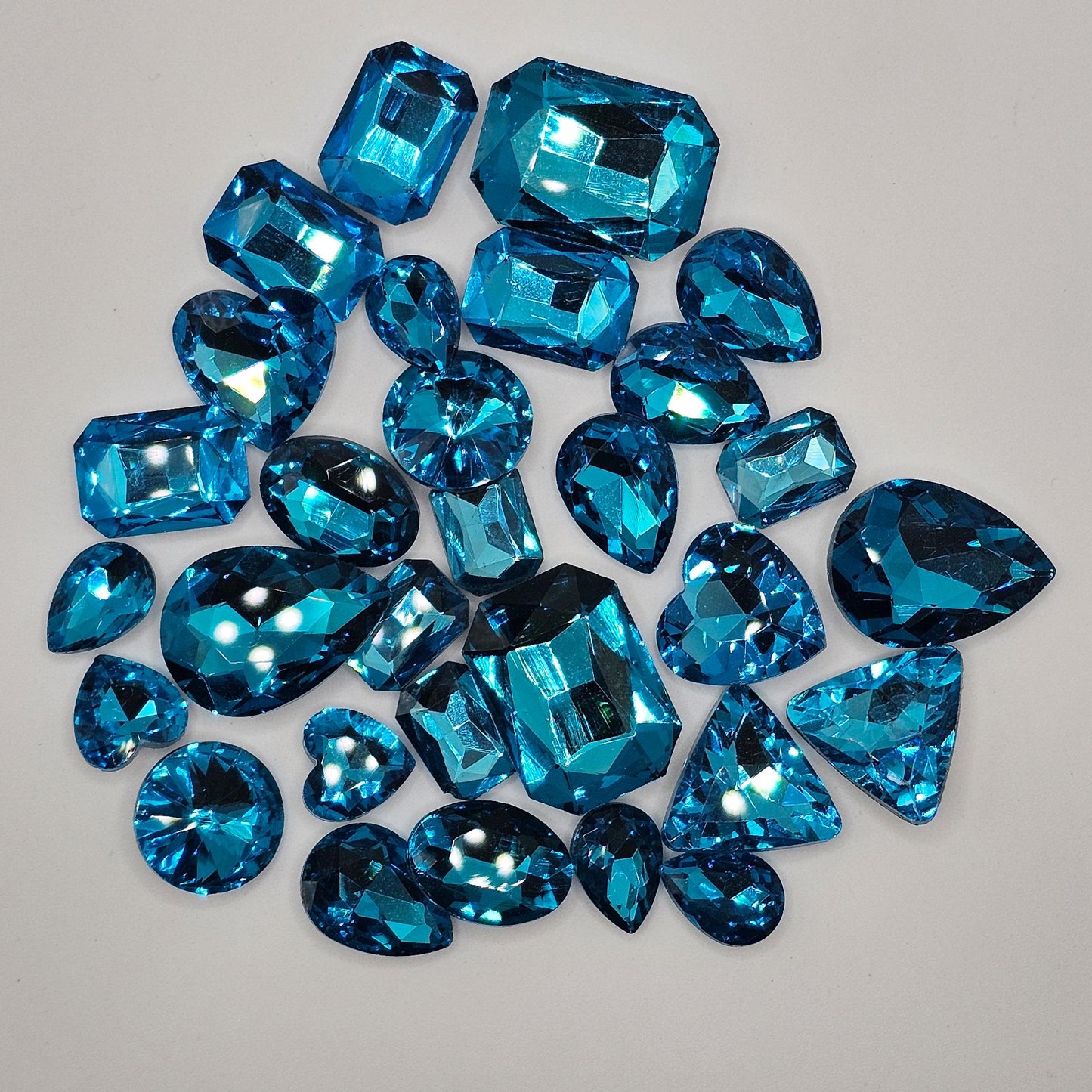 30 Pcs Assorted Shapes & Sizes Glass Point Back Gems Jewels Rhinestones Hearts Teardrop Rectangle Oval 10x14mm 13x18mm 18x25mm Choose Color