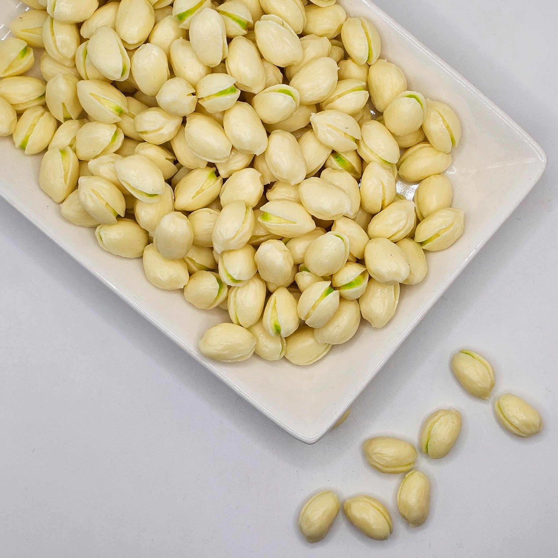 15/50 Pcs Fake Pistachio Cabochon, 3D Realistic Size Pistachios Cabochons, #CAB179