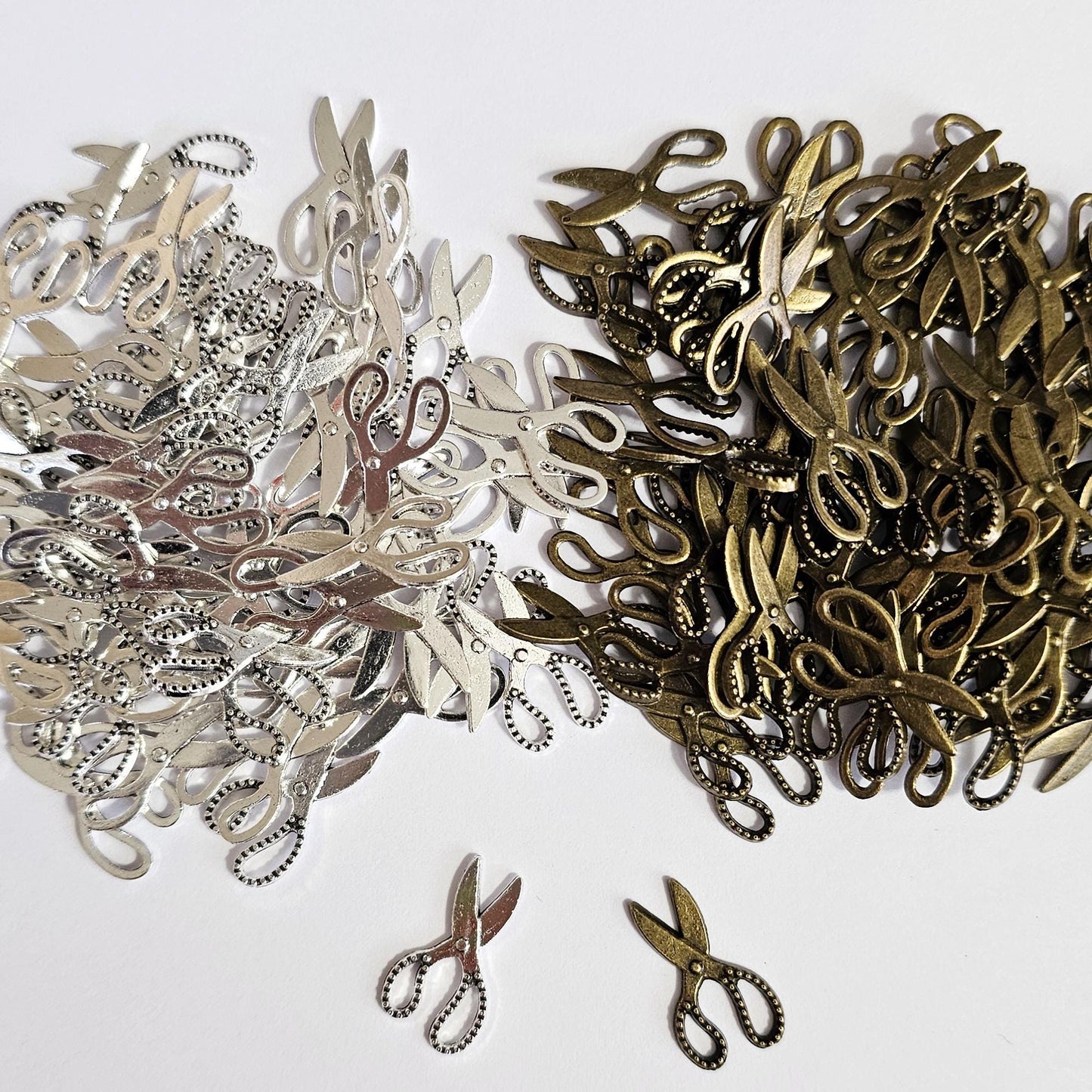 10/25/50 Pcs Scissors Pendant Charm Shears Ornament Charms Silver Antique Bronze #CM119