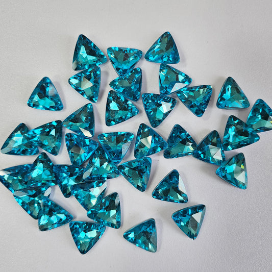 15 Pcs Triangle Pointed Back Gems Jewels Turquoise Blue Rhinestone 18mm