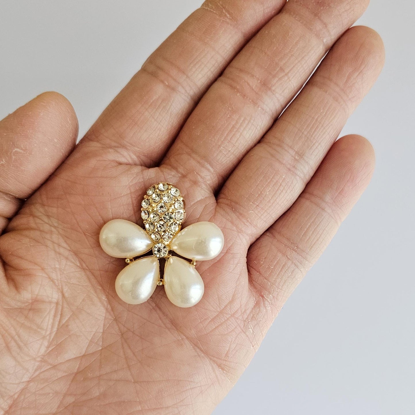 4 Pcs Rhinestone Pearl Drop Flower Alloy Gold Bling Gorgeous Luxury Sparkling Embellishment DIY 32mm