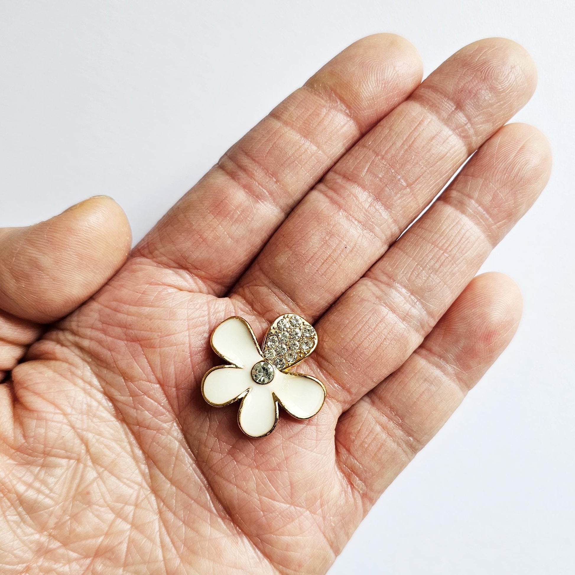 4 Pcs Rhinestone White Flower Alloy Gold Bling Gorgeous Luxury Sparkling Embellishment DIY 25mm