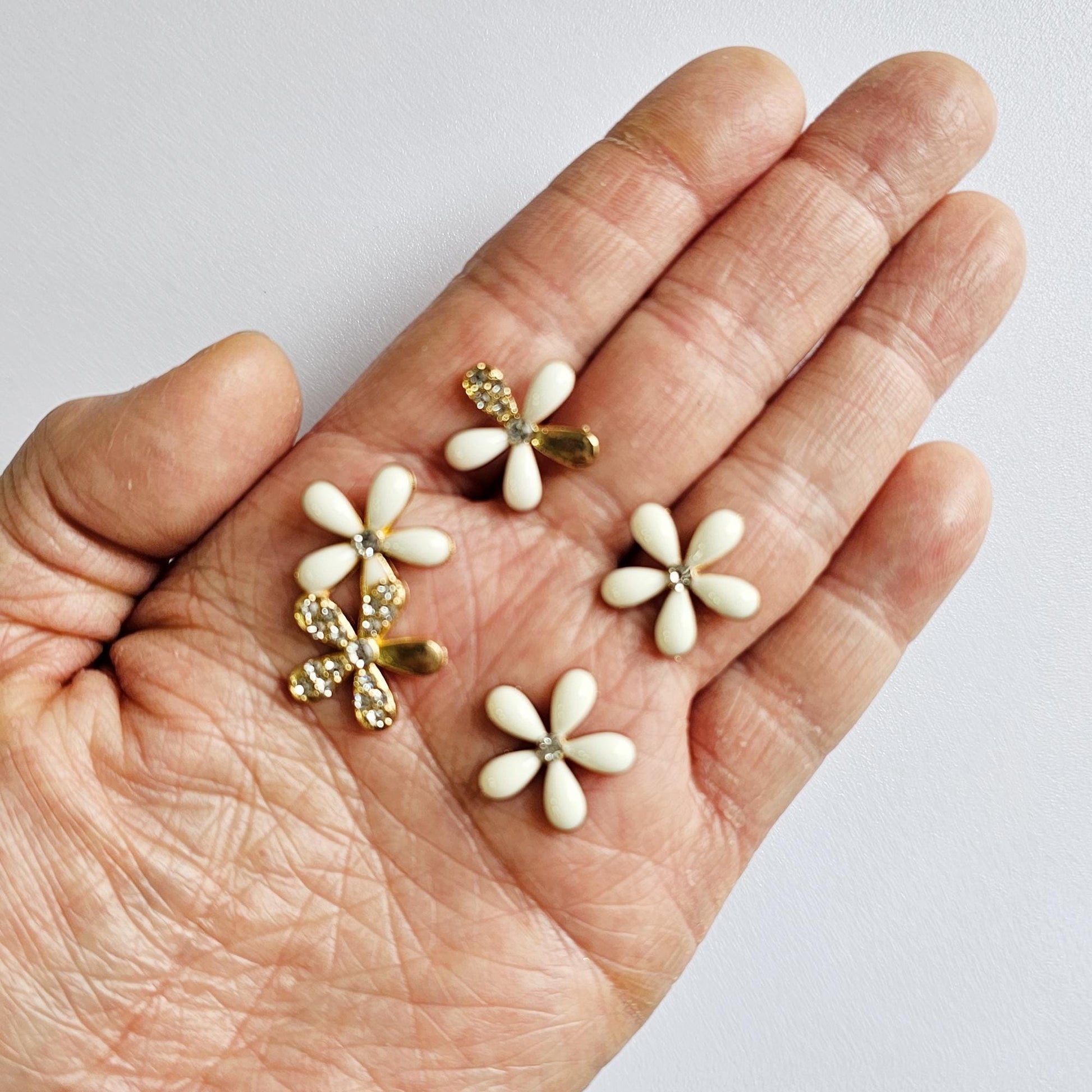 2 Sets Rhinestone Daisy Flower Gold Alloy Bling Gorgeous Luxury Sparkling Embellishment DIY 16mm