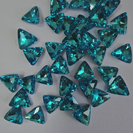 15 Pcs Triangle Pointed Back Gems Jewels Turquoise Blue Rhinestone 18mm